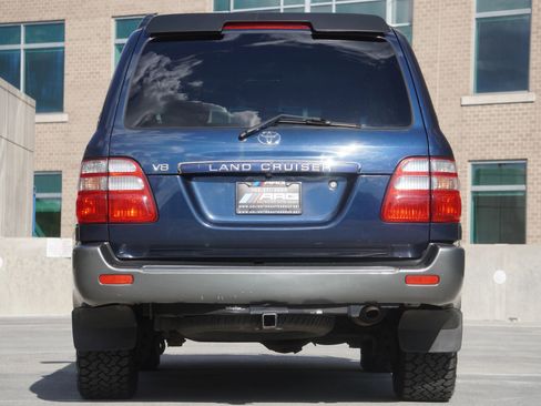 Used 2004 Toyota Land Cruiser image 12