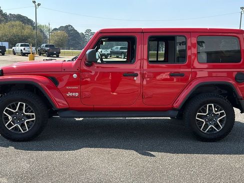 Used 2024 Jeep Wrangler Sahara w/ Technology Group image 4