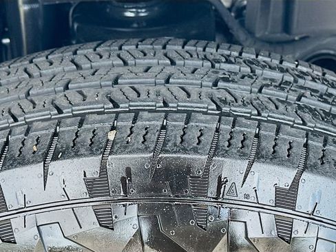 Used 2024 Jeep Wrangler Sport S image 31