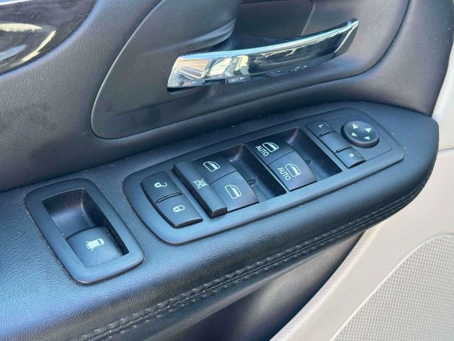 Used 2017 Dodge Grand Caravan SE w/ Power Window Group FWD image 13
