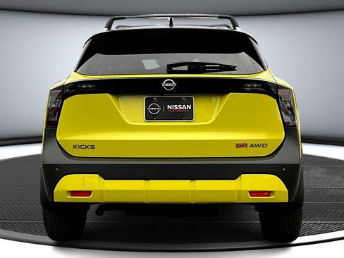New 2026 Nissan Kicks SR w/ Cold Weather Package image 4