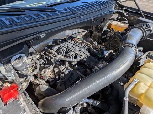 Used 2021 Ford Expedition XLT image 12