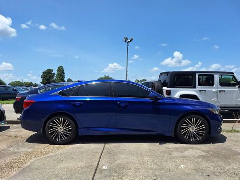 Used 2018 Honda Accord Sport image 4