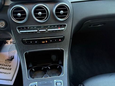 Used 2022 Mercedes-Benz GLC 300 4MATIC image 29