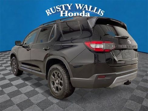 New 2025 Honda Pilot TrailSport image 5