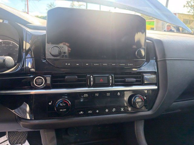 Used 2023 Nissan Pathfinder SL AWD/4WD image 16