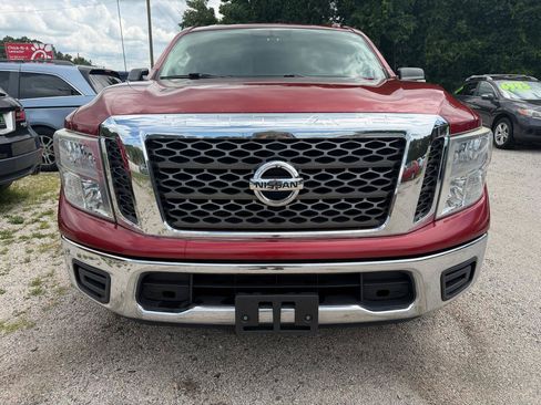 Used 2017 Nissan Titan SV RWD image 7