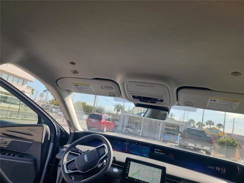 New 2026 Lincoln Nautilus Premier image 23