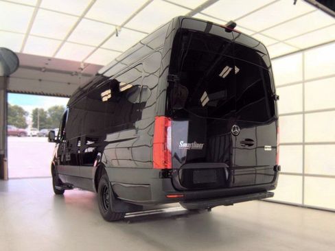 Used 2019 Mercedes-Benz Sprinter 170 w/ Driver Convenience Package image 3