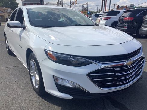 Used 2019 Chevrolet Malibu LS w/ Driver Confidence Package II FWD image 2