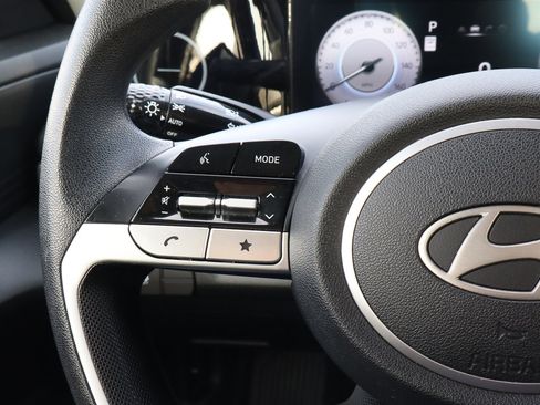 Used 2024 Hyundai Elantra SEL image 23