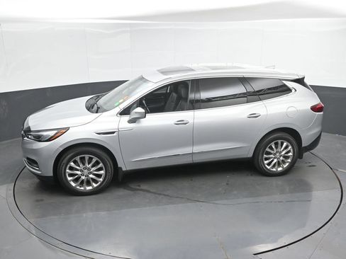 Used 2021 Buick Enclave Premium w/ Sun and Sites Package AWD/4WD image 35