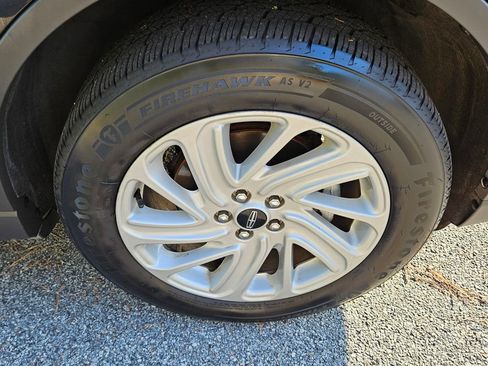 Used 2023 Lincoln Corsair AWD image 16