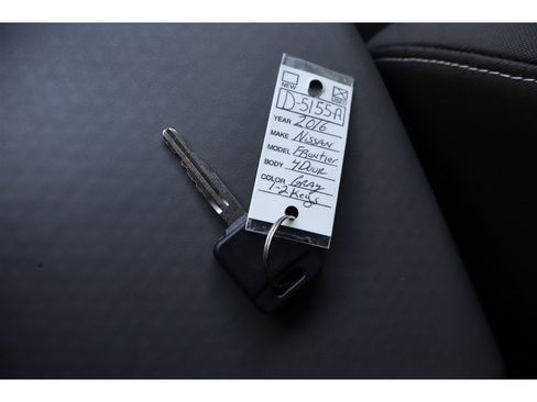 Used 2016 Nissan Frontier Desert Runner image 37