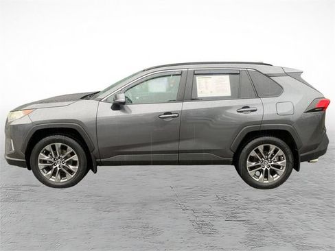 Used 2019 Toyota RAV4 XLE Premium w/ Cold Weather Package AWD/4WD image 6