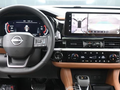 New 2026 Nissan Pathfinder Platinum AWD/4WD image 13