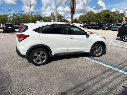 Used 2017 Honda HR-V LX image 14
