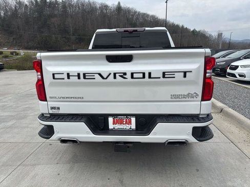 Used 2021 Chevrolet Silverado 1500 High Country w/ Technology Package image 8
