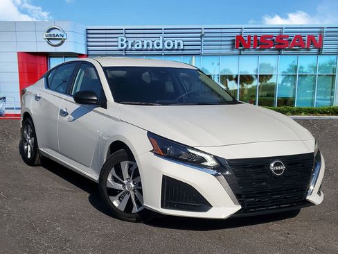 Certified 2024 Nissan Altima 2.5 S image 1