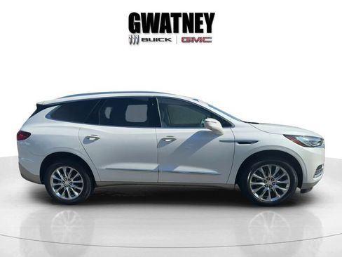 Used 2020 Buick Enclave Premium w/ Surround and Sites Package FWD image 4