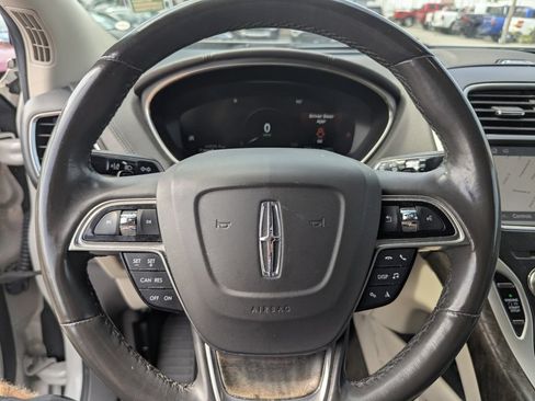 Used 2019 Lincoln Nautilus Reserve FWD image 37