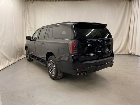 Used 2025 Chevrolet Suburban Z71 AWD/4WD image 5