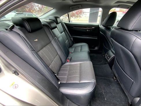 Used 2017 Lexus ES 350 w/ Luxury Package FWD image 27