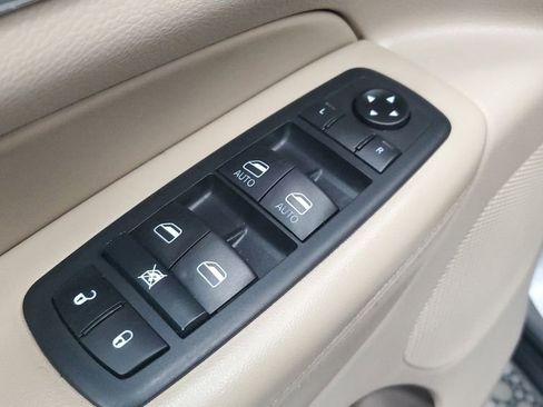 Used 2020 Jeep Grand Cherokee Limited w/ Luxury Group II image 22