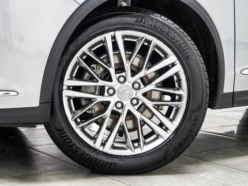 Used 2023 Acura MDX SH-AWD w/ Advance Package image 6