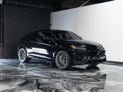 Used 2019 Lamborghini Urus image 5