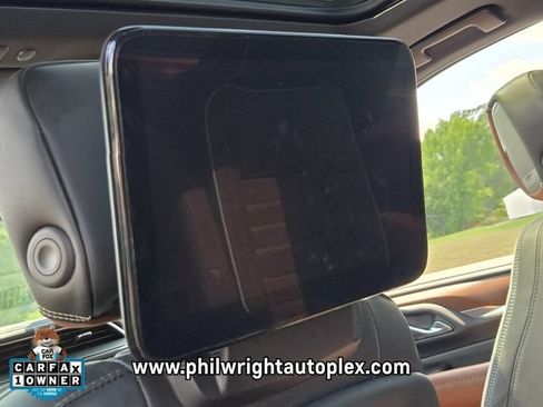 Used 2023 GMC Yukon Denali Ultimate AWD/4WD image 13