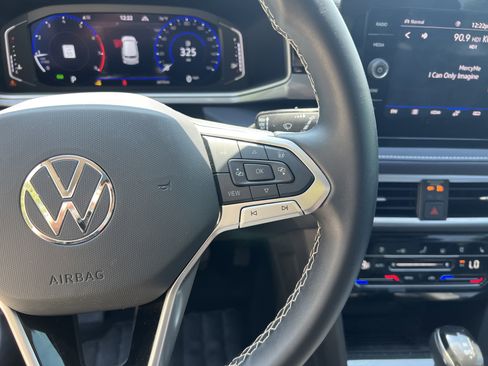 Certified 2025 Volkswagen Taos SEL image 19