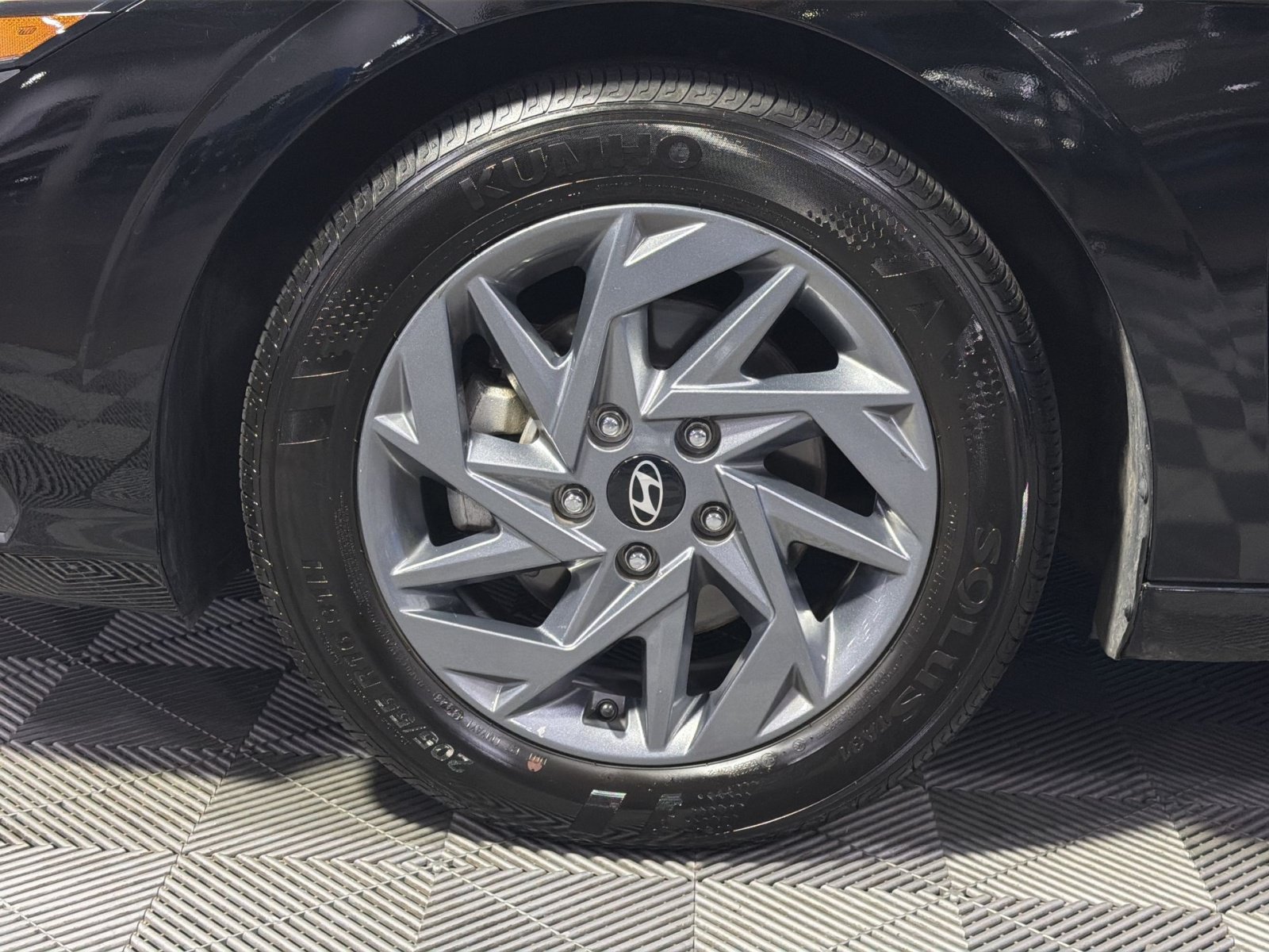 Used 2024 Hyundai Elantra SEL FWD image 16