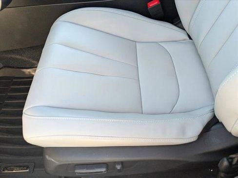 Used 2025 Acura Integra image 4