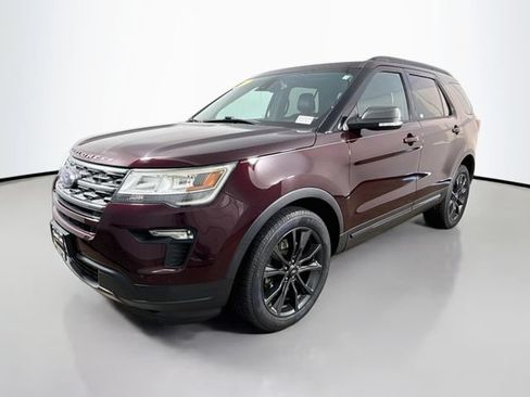 Used 2019 Ford Explorer XLT w/ Equipment Group 202A AWD/4WD image 3