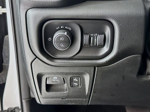 Used 2023 RAM 1500 Laramie AWD/4WD image 11