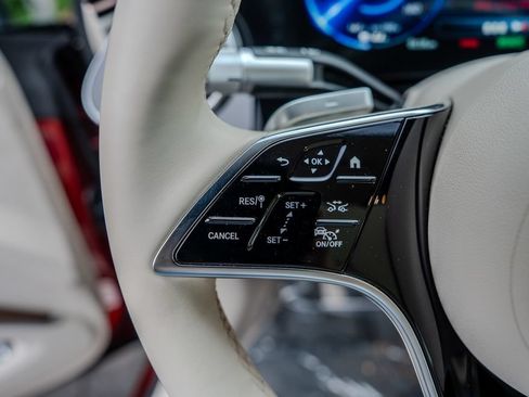 Used 2023 Mercedes-Benz EQS 580 4MATIC Sedan image 6