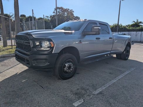 Used 2023 RAM 3500 Tradesman image 3