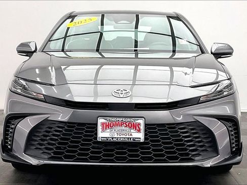 Used 2025 Toyota Camry SE image 2