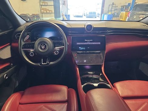 Used 2023 Maserati Grecale Modena AWD/4WD image 4