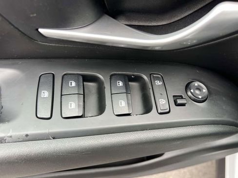 Certified 2022 Hyundai Tucson SE image 16