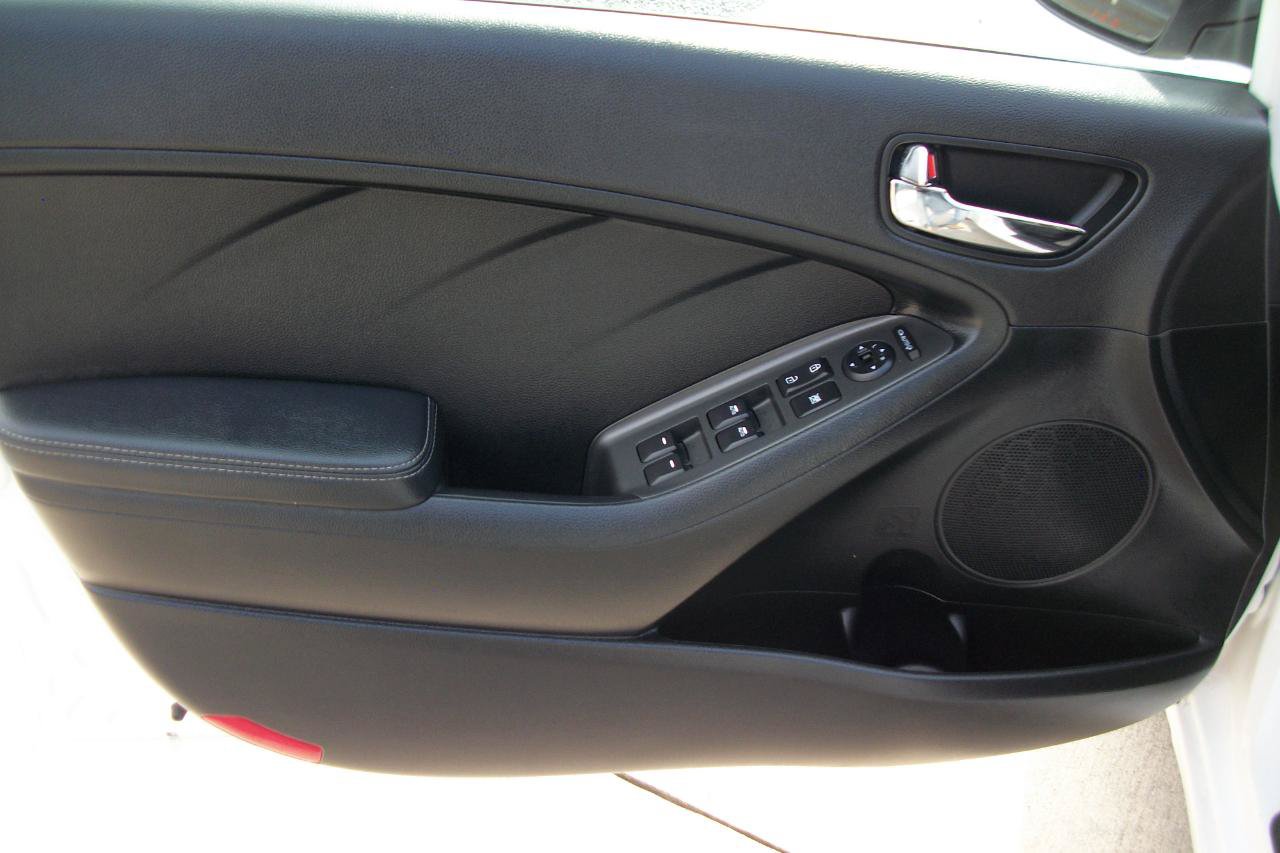 Used 2016 Kia Forte EX FWD image 9
