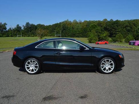 Used 2010 Audi A5 2.0T Premium image 4