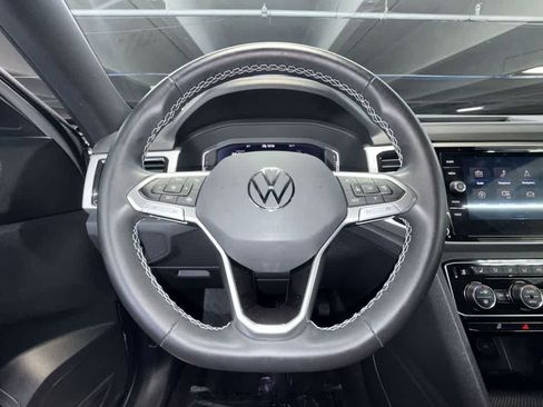 Certified 2023 Volkswagen Atlas Cross Sport SE w/ Panoramic Sunroof Package FWD image 15