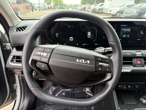 Used 2025 Kia K4 EX FWD image 22