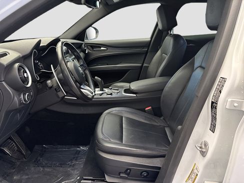 Used 2022 Alfa Romeo Stelvio Sprint image 12