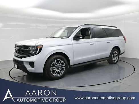 Used 2025 Ford Expedition Max Active AWD/4WD image 1