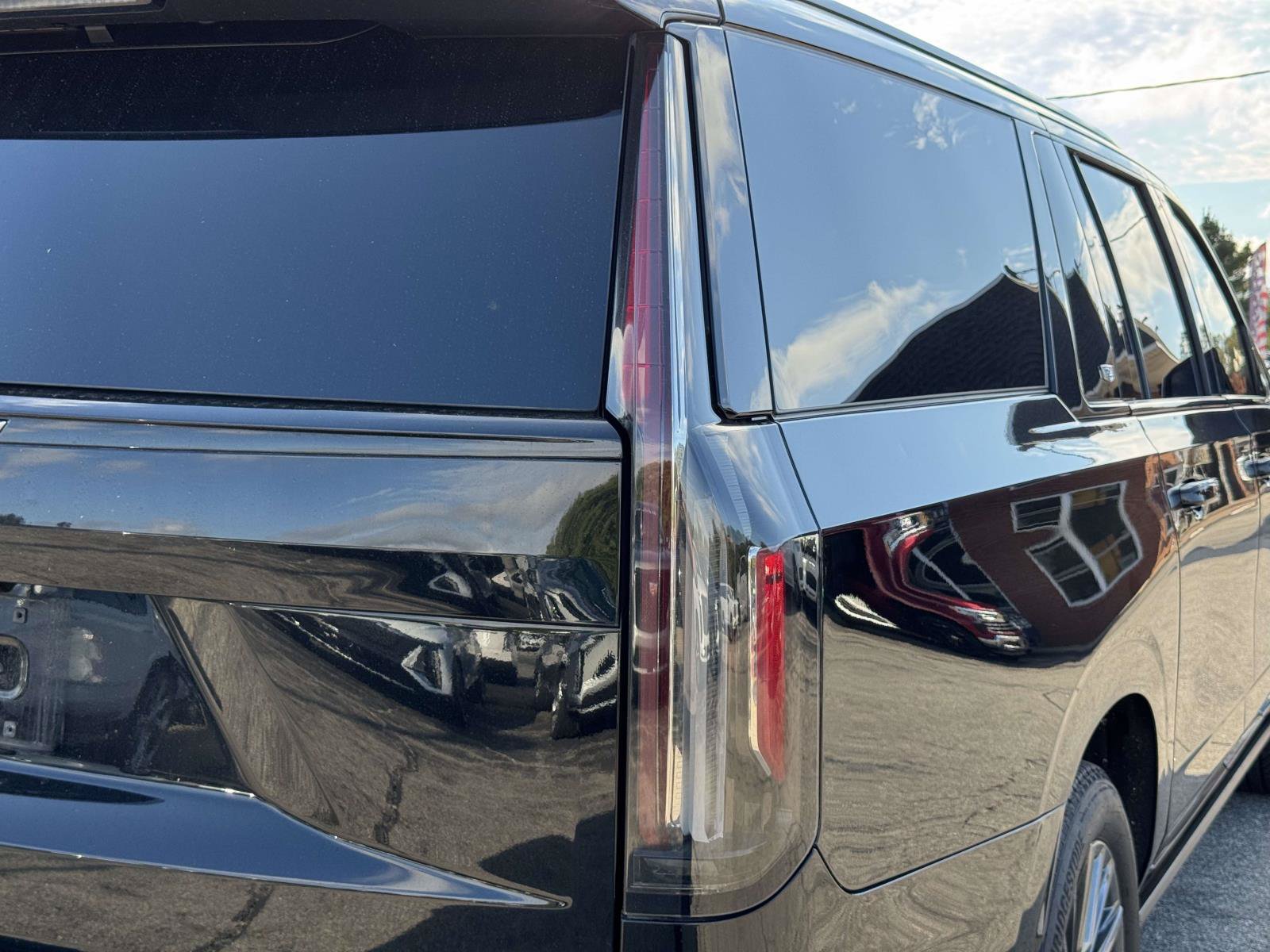 Used 2023 Cadillac Escalade ESV Sport w/ Touring Package AWD/4WD image 9