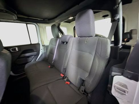 Used 2019 Jeep Wrangler Unlimited Sahara AWD/4WD image 20