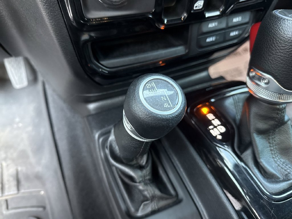 Used 2021 Jeep Gladiator Sport AWD/4WD image 30